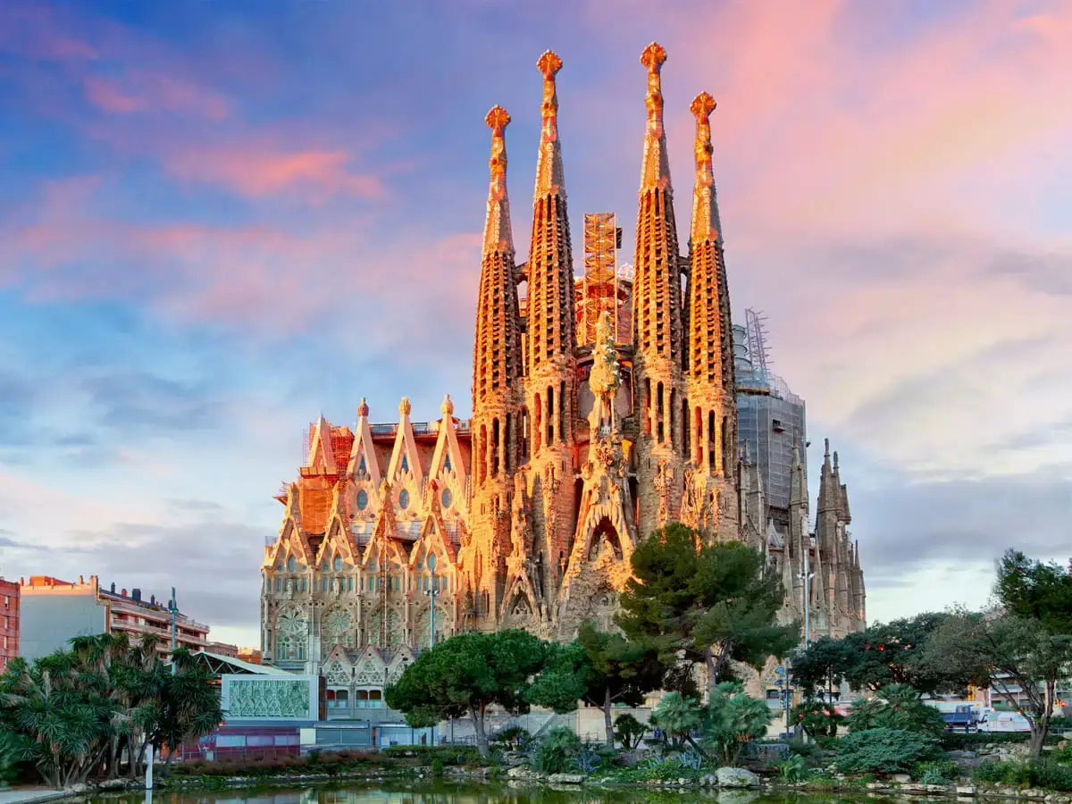 Tickets a la Sagrada Familia: Opciones, Precios y Cómo Visitarla